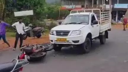ಪಟ್ಟಣಡ ಸಮೀಪ ಗೂಡ್ಸ್ ವಾಹನ - ಬೈಕ್ ನಡುವೆ ಮುಖಾಮುಖಿ ಡಿಕ್ಕಿ