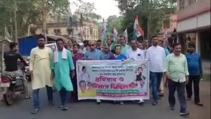 সবং: একাধিক জীবনদায়ী ওষুধের মূল্যবৃদ্ধির প্রতিবাদে সবংয়ে বিক্ষোভ মিছিল করলো তৃণমূল, উপস্থিত মন্ত্রী মানস রঞ্জন ভুঁইয়া
