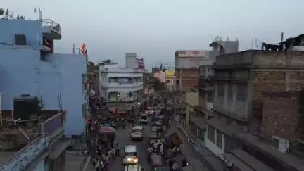 #रामनवमी_पर्व_2025 को शांतिपूर्ण माहौल में सम्पन्न कराने हेतु सक्रिय कटिहार पुलिस...

आज दिनांक 05.04.25 को #कटिहार जिला के शहरी थाना क्षेत्र अंतर्गत विधि-व्यवस्था संधारण हेतु ड्रोन कैमरा  एवं धार्मिक स्थलों का निरीक्षण किया गया तथा संबंधित