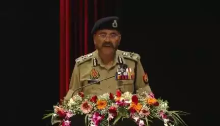 UP DGP प्रशांत कुमार जी द्वारा नोएडा में अपने उद्बोधन मे कहा उ.प्र.बड़े माफिया व दस्यु मुक्त है।
#uppolice #dgp #news