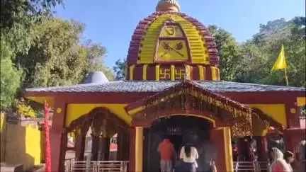ददाहू: ददाहू व रेणुका में दुर्गा अष्टमी पर मंदिरों में गूंजे मां के जयकारे, श्रद्धालु भारी संख्या में नतमस्तक हुए