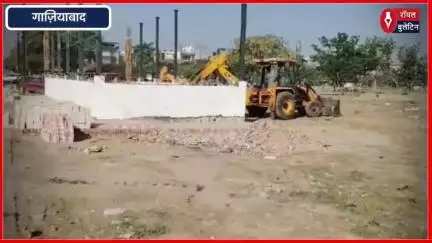 आवास विकास ने स्वच्छ भारत मिशन पर चलाया बुलडोजर, नगर निगम ने जताई कड़ी आपत्ति
#ghaziabad #GhaziabadNews #swachhbharatmission #NagarNigam #modi