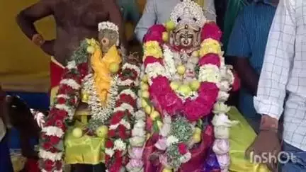 மேலூர்: மேலூர் சிலோன் காலனியில் கோவில் திருவிழா- ஏராளமான பக்தர்கள் பூக்குழி இறங்கி நேசிக்கடன் செலுத்தி வழிபாடு