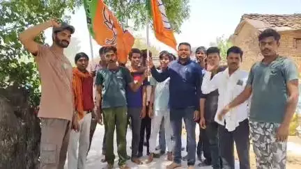 आज भारतीय जनता पार्टी स्थापना दिवस के पावन अवसर पर खुरई विधानसभा के धनौरा मण्डल के सभी बूथों पर झंडा वंदन हुआ।