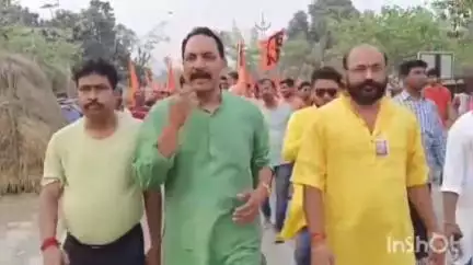 চাঁচল ২: মালতিপুরের রামনবমীর শোভাযাত্রায় অংশগ্রহণ করলেন জেলা তৃণমূল সভাপতি, মুসলিম সম্প্রদায়ের মানুষও এগিয়ে আসলেন
