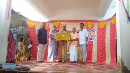 மணமேல்குடி: பள்ளி ஆண்டு விழாவில் பங்கேற்கும் குழந்தைகளே சிறந்து விளங்குகிறது ராஜா விவேகானந்தா வித்யாலயா பள்ளியில் தீயணைப்பு துறை அதிகாரி சந்திரசேகரன் சிறப்புரை