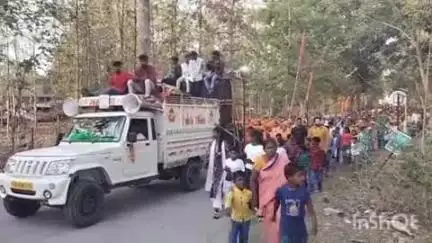 बसिया: प्रखंड में रामनवमी पूजा के दौरान निकाली गई शोभा यात्रा, राम भक्तों ने अस्त्र शस्त्र चालन का किया प्रदर्शन