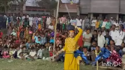 कुकड़ू: तिरुलडीह में रामनवमी के अवसर पर लाठी खेल का आयोजन किया गया