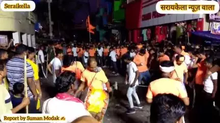 रामनवमी पर भगवा मय हुआ पूरा सरायकेला, श्री राम व हनुमान के जयकारो एवं भजनों से गूंजा पुरा शहर