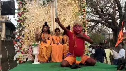 सोनडीहा: रामनवमी जुलूस पूरे भव्य तरीके से निकल गई और चैनपुर अखाड़े तक गई और नंबर वन झांकी रहा सोनडीहा का 🚩🚩🚩