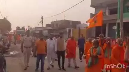 फुलपरास: खुटौना बाजार में निकाली गई भव्य झांकी और शोभायात्रा, जय श्रीराम के नारे से गूंज उठा बाजार