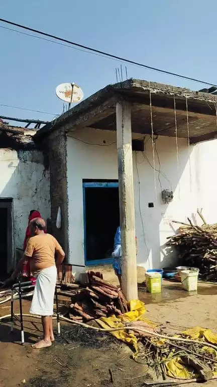 ग्राम धोबीसर्रा के निवासी बीरसिंह पंचतिलक के घर में लगी आग.....
.
.
#kurai