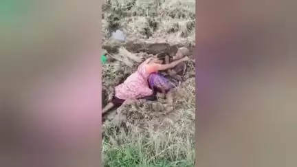 கலசபாக்கம்: லாடவரத்தில் விவசாய நிலத்தில் கட்டிப்புரண்ட மாமியார் -மருமகள், பளார் பளார் என தாக்கும் வீடியோ வைரல் #Viral