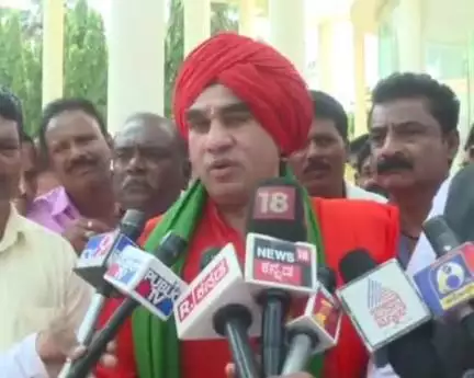 ಬೈಲಹೊಂಗಲ: ಶಾಸಕ ಯತ್ನಾಳ್ ಉಚ್ಛಾಟನೆ ಹಿಂಪಡೆಯಲು ಏ. 10ರವರೆಗೆ ಡೆಡ್‌ಲೈನ್ ವಿಚಾರ, ಪಟ್ಟಣದಲ್ಲಿ ಬಸವ ಜಯಮೃತ್ಯುಂಜಯ ಸ್ವಾಮೀಜಿ ಪ್ರತಿಕ್ರಿಯೆ