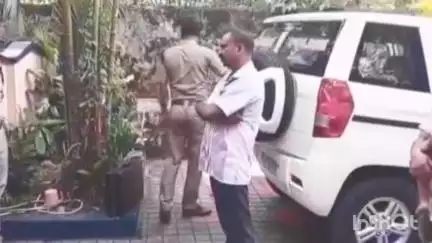 വൈക്കം: തലയോലപ്പറമ്പ് പൊതിയിൽ വീട്ടിൽ നിന്ന് 1.50 ലക്ഷം രൂപ കവർന്ന സംഭവത്തിൽ അന്വേഷണം പുരോഗമിക്കുന്നതായി പോലീസ്