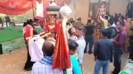 मकरीड़ी: कुन्नू के आराध्य देव श्री शंकर भगवान और माता पार्वती मकरीडी के कुराटी गांव पहुंचे, भक्तों ने किया भव्य स्वागत
