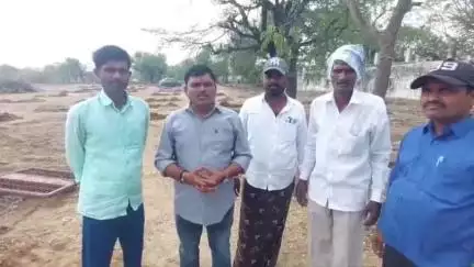 ఎం తుర్కపల్లి: దత్తాయపల్లిలో పాఠశాల క్రీడా స్థలాన్ని కాపాడాలని స్థానికులు కలెక్టర్ కార్యాలయంలో ఫిర్యాదు