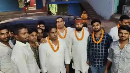 बिहार ब्लड डोनर एसोसिएशन टीम हसपुरा पहुँच रक्तदान को लेकर लोगों को जागरूक करते हुये