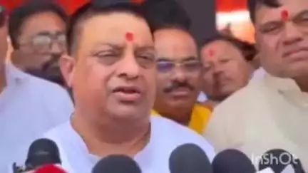 भिवंडी: भिवंडी येथील आतकोली येथे डम्पिंग विरोधातील आंदोलनाला खासदार सुरेश म्हात्रे यांची उपस्थिती