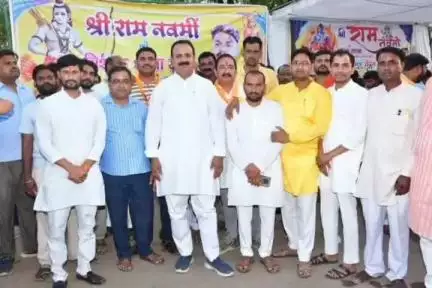 नरवर: में राम नममी के पाबन पर्भ पर भव्य शोभायात्रा निकाली गई ,,l