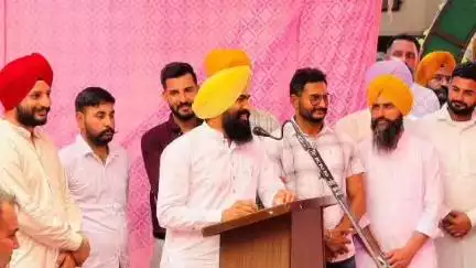 ਤਪਾ: ਮਾਰਕੀਟ ਕਮੇਟੀ ਭਦੋੜ ਦੇ ਚੇਅਰਮੈਨ ਵੱਜੋਂ ਅੰਮ੍ਰਿਤ ਢਿਲਮਾ ਨੇ ਸੰਭਾਲਿਆ ਅੱਜ  ਚਾਰਜ ਹਲਕਾ ਮਹਿਲ ਕਲਾ ਵਿਧਾਇਕ ਅਤੇ ਭਦੋੜ ਤੋ ਵਿਧਾਇਕ ਰਹੇ ਮੌਜਦ