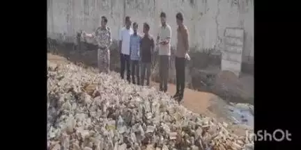 कोरची: कोरची- पोलीस स्टेशनच्या माल खाण्यातील 58 लाखाचा अवैध दारू साठा केला नष्ट