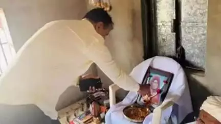 रामसर: बाड़मेर सांसद उम्मेदाराम बेनीवाल ने कड़वासरो की ढाणी क्षेत्र का दौरा किया, आमजन से हुए रूबरू