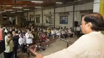 श्रीवर्धन: श्रीवर्धन येथील कोकण उन्नती हायस्कूल मध्ये अत्याधुनिक विज्ञान प्रयोगशाळा आणि डिजिटल क्लासरूम बोर्डचे उद्घाटन