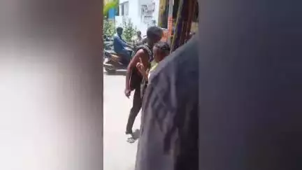 சோழிங்கநல்லூர்: ராமலிங்கம் தெருவில் போதை ஆசாமி அட்டகாசம் - வெளியான பரபரப்பு வீடியோ