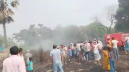 भेल्दी थाना अंतर्गत बांसडीह 

गांव में लगी आग