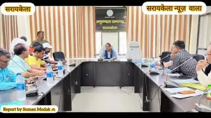 छऊ महोत्सव के सफल आयोजन को लेकर अनुमंडल पदाधिकारी ने अपने सभागार कछ में की बैठक, लिए गए कई महत्वपूर्ण निर्णय