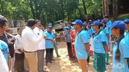 ಸಿದ್ಧಾಪುರ: ಉಂಚಳ್ಳಿ ಜಲಪಾತದ ಸ್ವಚ್ಚತಾ ಕಾರ್ಯದಲ್ಲಿ ವಿದ್ಯಾರ್ಥಿಗಳೊಂದಿಗೆ ಶಾಸಕ ಭೀಮಣ್ಣ ಭಾಗಿ
