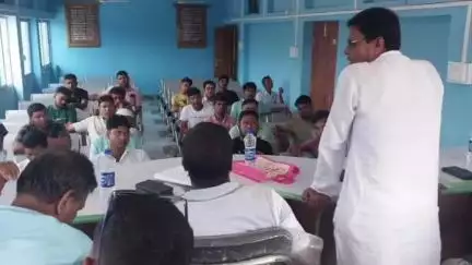 জয়নগর ২: বাইসহাটা গ্রামে ভোটার তালিকা পর্যালোচনা বৈঠক