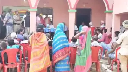 बरहरा: अर्बन्ना गांव में मठ की जमीन पर पंचायत सरकार भवन बनाने के लिए जमीनी विवाद सुलझाने पहुंचे रुपौली विधायक