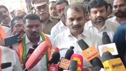 சத்தியமங்கலம்: பண்ணாரி மாரியம்மன் கோவிலில் குண்டம் திருவிழாவிற்கு மத்திய அமைச்சர் எல் முருகன் வருகை
