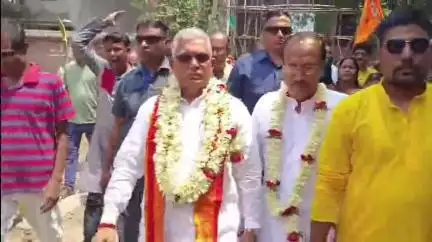 কান্দি: কান্দিতে দুর্গা মন্দির উদ্বোধনে বিজেপির কেন্দ্রীয় নেতা দিলীপ ঘোষ,জঙ্গিপুরে পুলিশ গাড়িতে আগুন দেওয়া নিয়ে প্রতিক্রিয়া