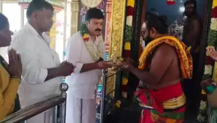 குந்தா: எமரால்ட் ஸ்ரீ செல்வ விநாயகர் கோயிலில் திருவிழா- மாவட்ட அதிமுக செயலாளர் பங்கேற்பு