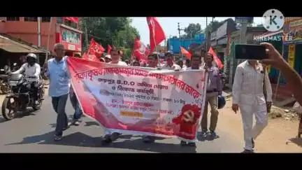 জয়পুর: 100 দিনের কাজ চালু করা সহ বিভিন্ন দাবিতে জয়পুর BDO অফিস ঘেরাও করে বিক্ষোভ শ্রমিক, কৃষক, ক্ষেতমজুর সহ সমস্ত গণ সংগঠনের