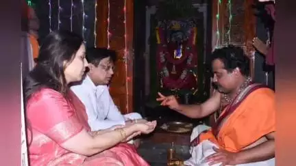 ಜೇವರ್ಗಿ: ನೇಲೋಗಿ ಬಲಭೀಮ ಸೇನ ದೇಗುಲದಲ್ಲಿ ದ್ವಾದಶಿ ವಿಶೇಷ ಪೂಜೆ: ಹುಟ್ಟೂರಿನ ದೇವಸ್ಥಾನ ಪೂಜೆಯಲ್ಲಿ ಕುಟುಂಬ ಸಮೇತ ಶಾಸಕ ಅಜಯಸಿಂಗ್ ಭಾಗಿ
