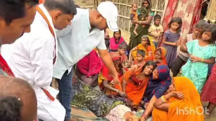 बछवारा: मानोपुर मुसहरी में ठनका गिरने से एक व्यक्ति की मौत, बछवाड़ा विधायक ने पीड़ित परिवार से मुलाक़ात की