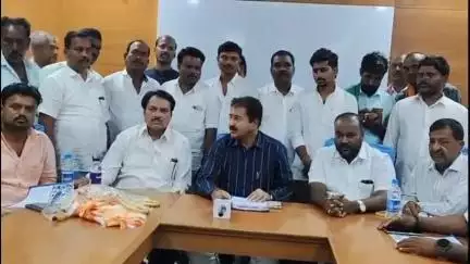 ಕಾರಟಗಿ: ಕರ್ನಾಟಕ ರಾಜ್ಯ ಗೊಲ್ಲ ಯಾದವ ಸಂಘದ ಶತಮಾನೋತ್ಸವ ಮತ್ತು ಶ್ರೀ ಕೃಷ್ಣ ಯಾದವಾನಂದ ಮಹಾಸ್ವಾಮಿಗಳ 16ನೇ ವರ್ಷದ ಪಟ್ಟಾಭಿಷೇಕ ಸಮಾರಂಭಕಹಕೆ ಆಹ್ವಾನ