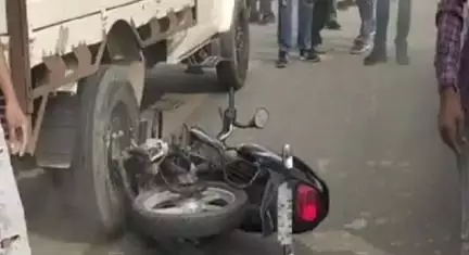 कनीना: गाँव चेलावास के पास पिकअप ने बाइक सवार को घसीटा, गलत दिशा से टक्कर मारी, चालक फरार