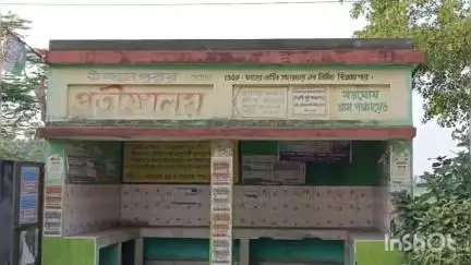 খণ্ডঘোষ: খণ্ডঘোষের উজ্জ্বল পুকুর মোড়ে একাদশ শ্রেণির ছাত্রীর মৃত্যুর পর এলাকায়  যানবাহন নিয়ন্ত্রণে সিভিক মোতায়েন করা হল