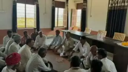 शिव: भारत-पाक के बीच तनाव और युद्ध के हालात को देखते हुए भाजपा के पूर्व जिलाध्यक्ष ने शिव विधानसभा क्षेत्र का दौरा किया