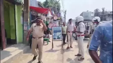 ইসলামপুর: অবশেষে ইসলামপুর শহরে ফুটপাত দখলমুক্ত করতে অভিযানে নামল পুলিস প্রশাসন