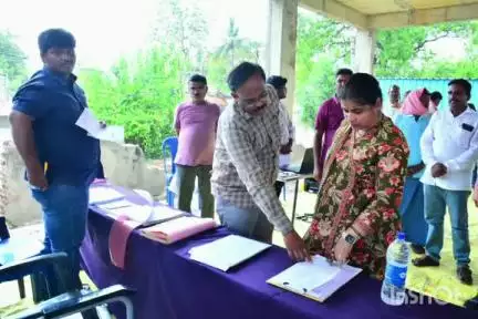 వర్ధన్నపేట: ల్యాబర్తి భూ భారతి కార్యక్రమంలో పాల్గొన్న జిల్లా కలెక్టర్ సత్య శారద