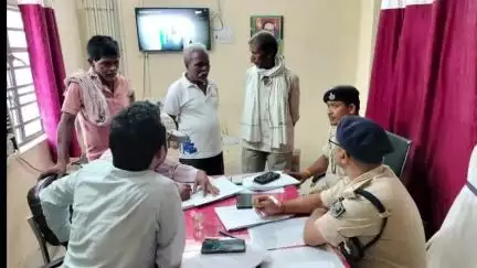 बड़हरिया: बड़हरिया थाना में भूमि विवाद के 5 मामले सुलझाए, जनता दरबार में हुआ निष्पादन