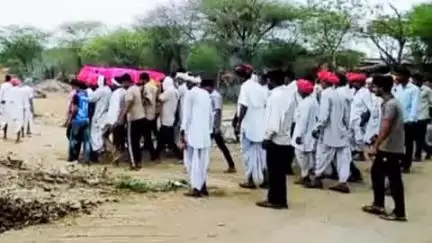 सरवाड़: सरवाड़ के लक्ष्मीपुरा गांव में प्रशासन ने श्मशान जाने का रास्ता खोला, तब मृतका का शव पहुंचा श्मशान