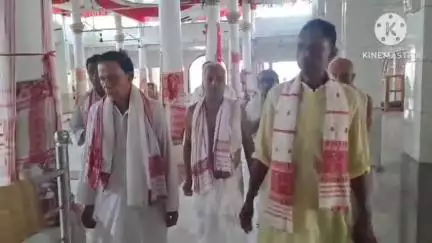 পূব যোৰহাট: বিশ্বশান্তিৰ কামনাৰে ঐতিহাসিক মাধৱদেৱ প্ৰতিষ্ঠিত ঢেকীয়াখোৱা বৰনামঘৰত জ্বলালে অক্ষয় বন্তি#OperationSindoor