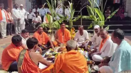 ರಬಕವಿ-ಬನಹಟ್ಟಿ: ಭಾರತೀಯ ಸೈನಿಕರ ಯೋಗಕ್ಷೇಮಕ್ಕೆ ನಾವಲಗಿ ಗ್ರಾಮದಲ್ಲಿ ವಿಶೇಷ ಹೋಮ #OperationSindoor